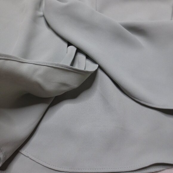 NWT EXPRESS womens BLOUSE gray LIGHTWEIGHT zipper TOP career SIZE M - Picture 2 of 9